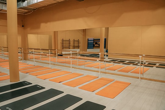 Фотография зала на растяжку